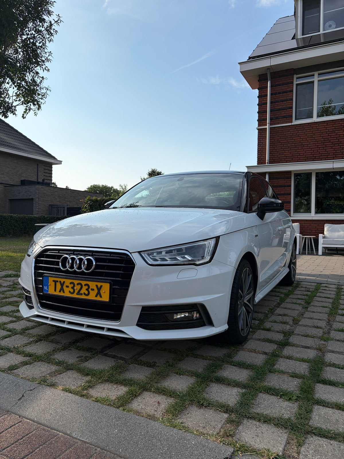 Audi A1 1.0 Tfsi 95pk 2018 Wit, Voorwielaandrijving, Zwart, 95 pk, Leder en Stof