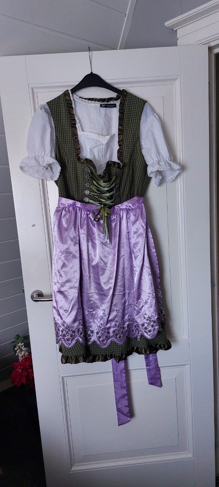 Dirndl, Maat 46/48 (XL) of groter, Ophalen of Verzenden, Kleding, Overige thema's