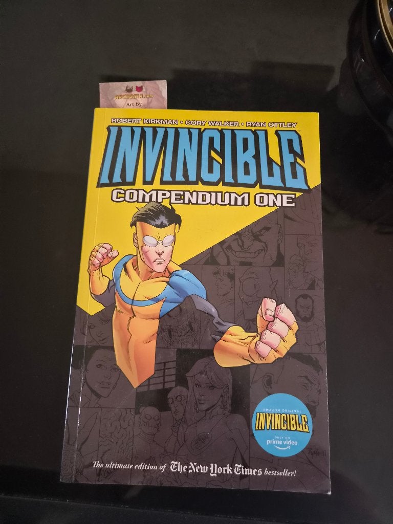 Invincible compendium 1, Eén comic, Ophalen of Verzenden, Zo goed als nieuw, Europa