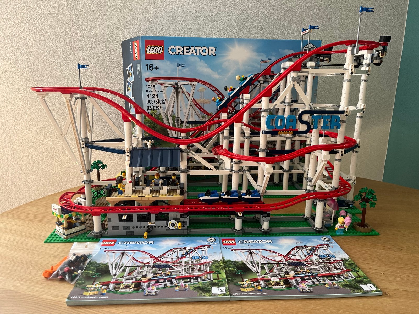 LEGO Creator Expert 10261 Achtbaan - Zo goed als nieuw, Kinderen en Baby's, Speelgoed | Duplo en Lego, Ophalen of Verzenden, Zo goed als nieuw