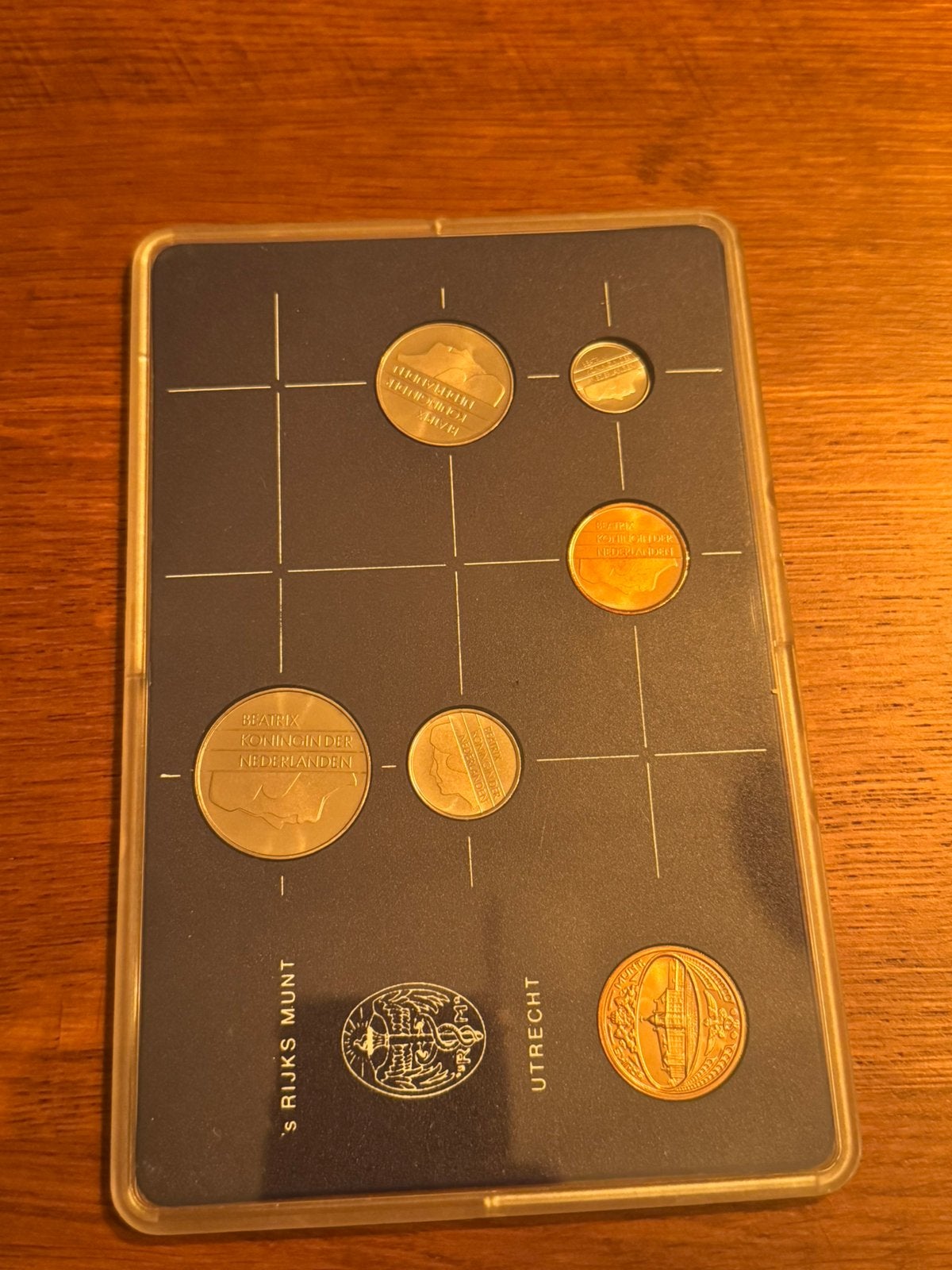Munten set gulden nieuw in cassette 1982, Postzegels en Munten, Ophalen of Verzenden, Koningin Beatrix
