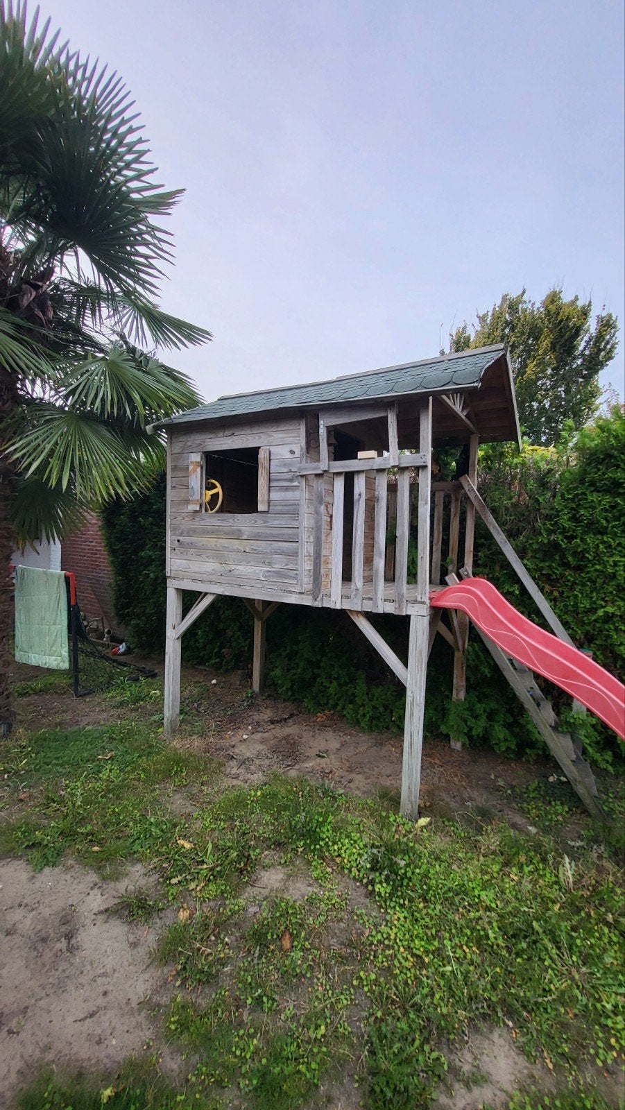 Houten speelhuisje met glijbaan, Ophalen, Gebruikt, Hout