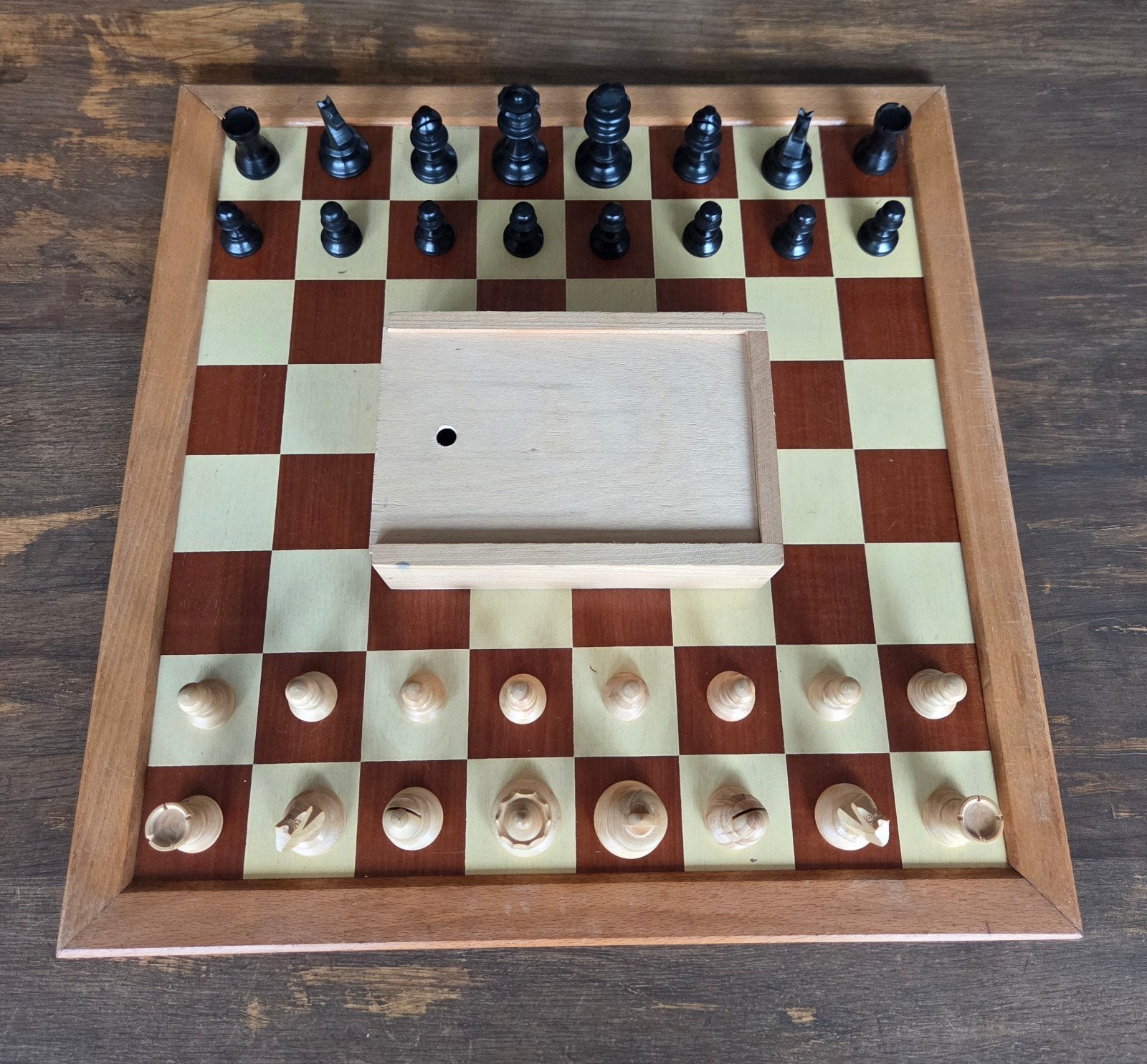 Vintage Duitse GDR houten schaakstukken incl schaakbord, Hobby en Vrije tijd, Gezelschapsspellen | Bordspellen, Ophalen of Verzenden