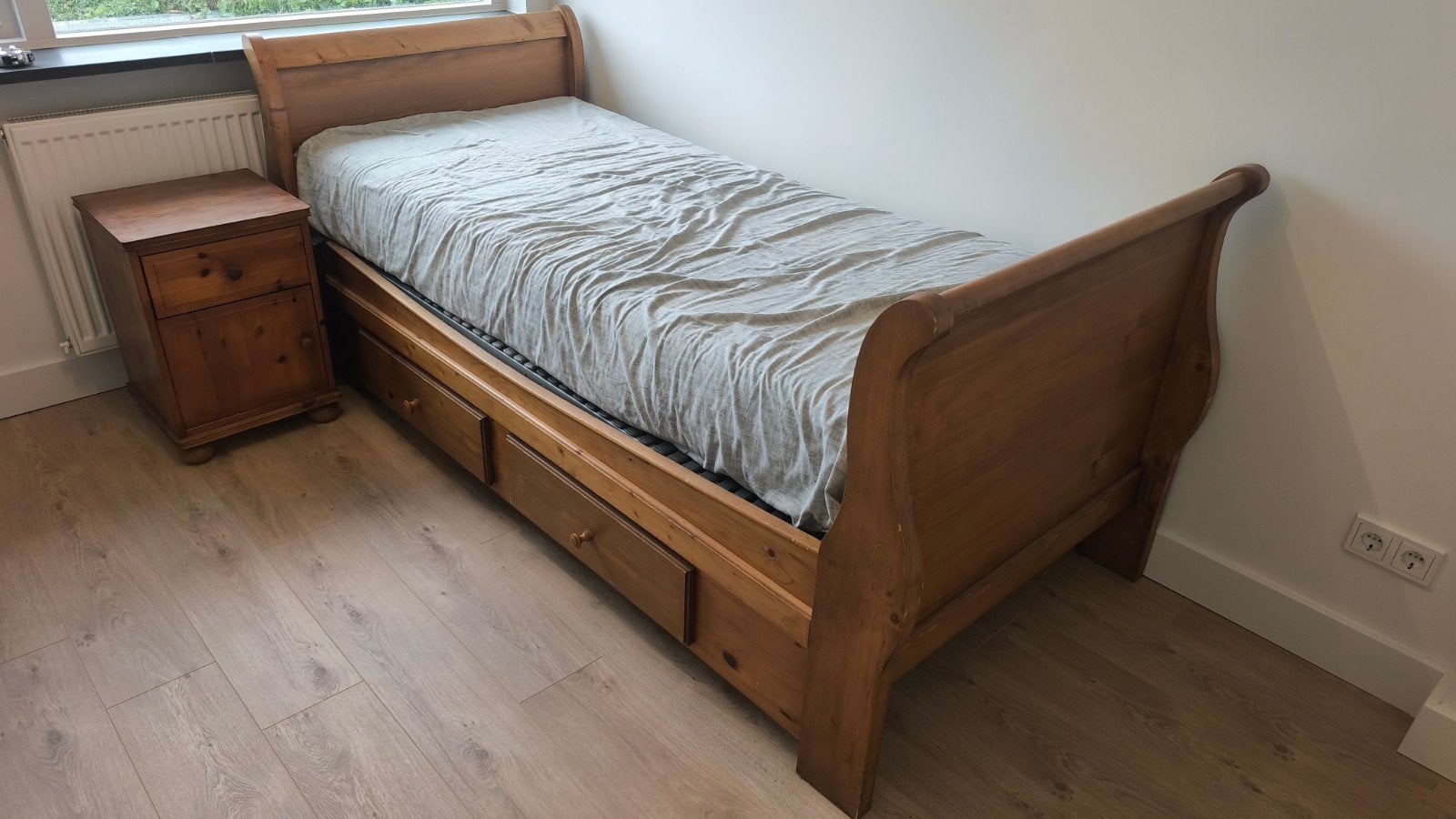 Grenen bed 90x200 met verstelbare lattenbodem en m, Ophalen, 90 cm, Eenpersoons, 200 cm