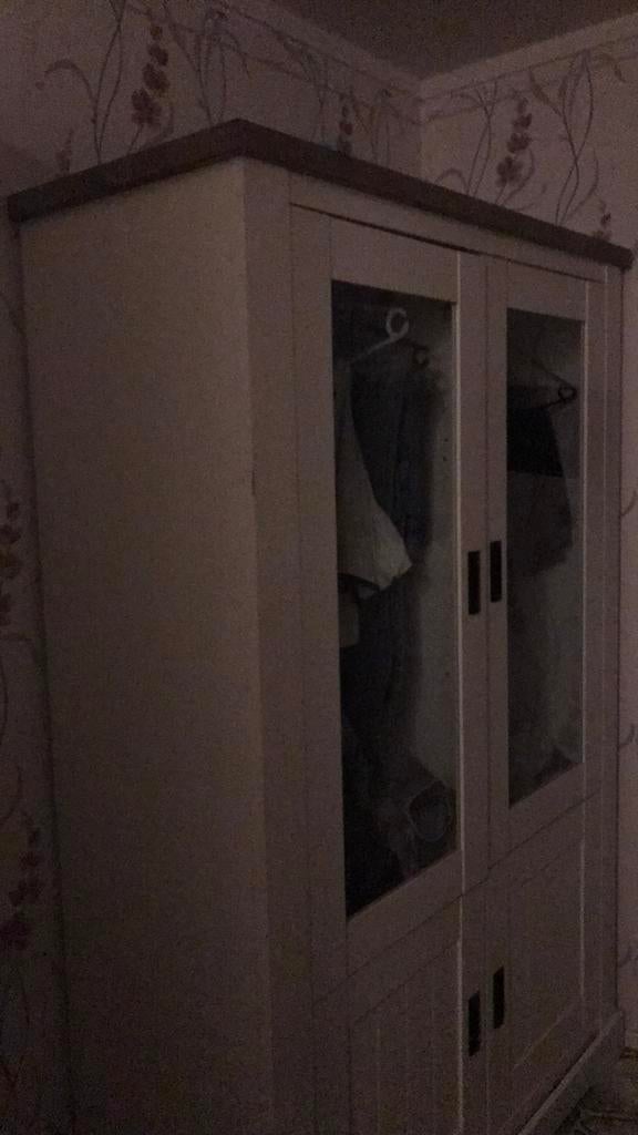 Leuke kast nu ophalenn verhuizen, Huis en Inrichting, Kasten | Buffetkasten, Ophalen of Verzenden, Zo goed als nieuw