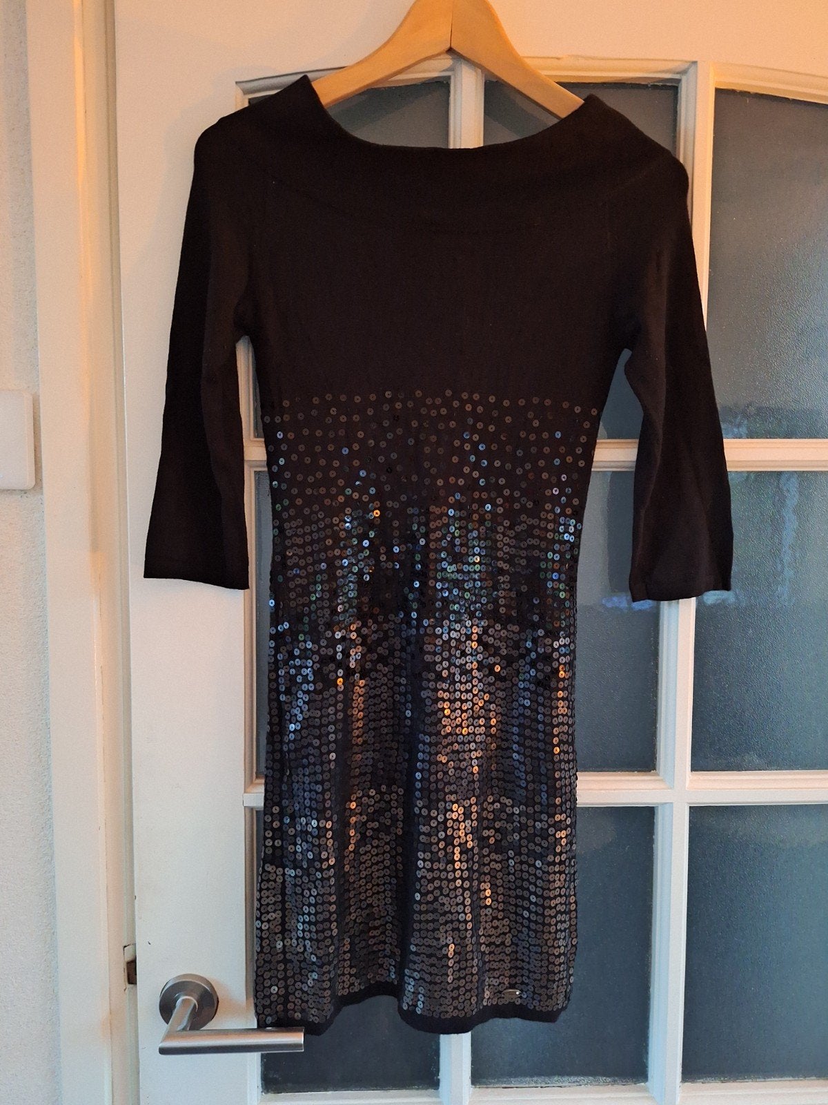 Zwarte Guess jurk met pailletten - Maat S, Kleding | Dames, Guess, Zwart, Ophalen of Verzenden, Zo goed als nieuw
