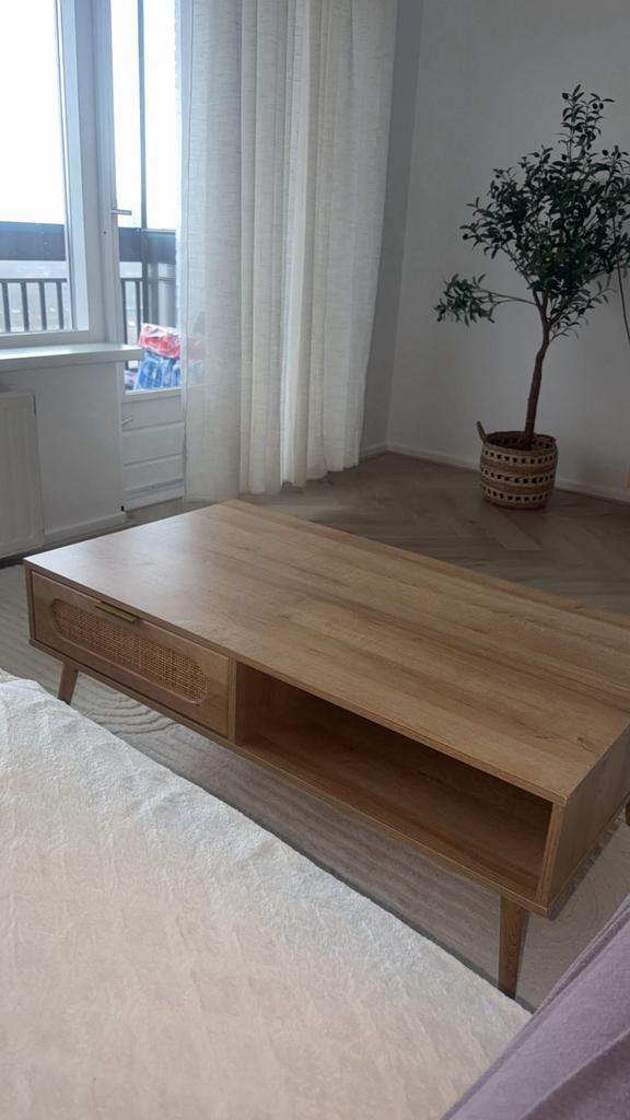 Stijlvolle salon tafel met lade en rotan detail, 50 tot 100 cm, 100 tot 150 cm, Ophalen of Verzenden, Zo goed als nieuw