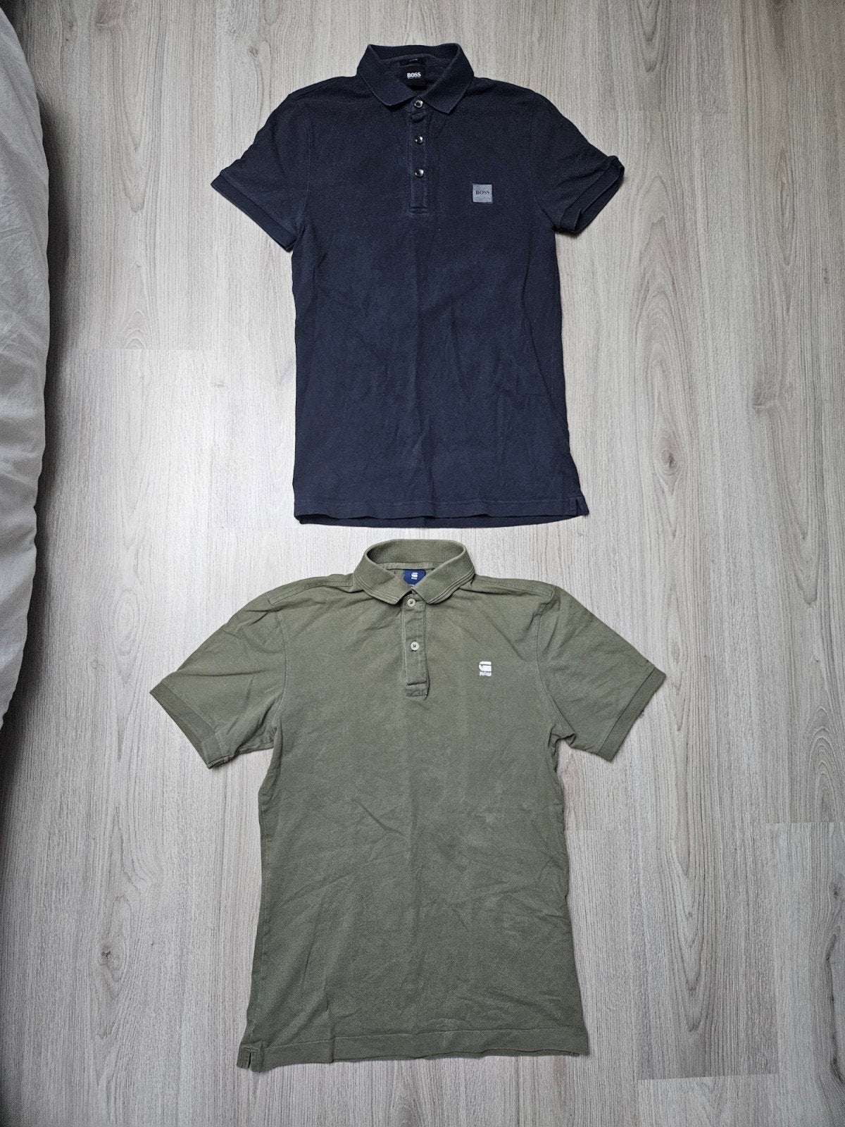 2x Heren Poloshirts: G-Star Khaki & Hugo Boss Donkerblauw XS, Kleding | Heren, Polo's, G-Star, Hugo Boss, Meerkleurig, Ophalen of Verzenden