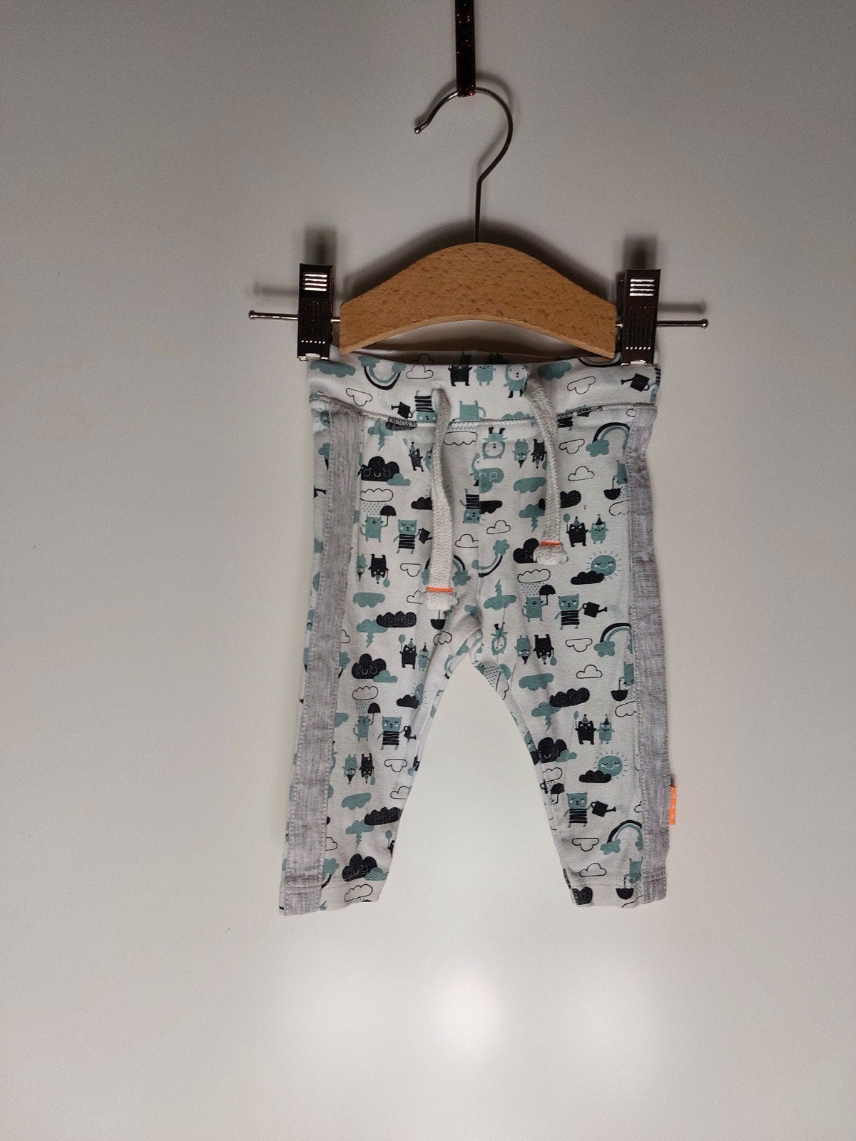 Leuk Babybroekje maat 56 merk Hema z.g.a.n., Kinderen en Baby's, Babykleding | Maat 56, Ophalen of Verzenden, Zo goed als nieuw