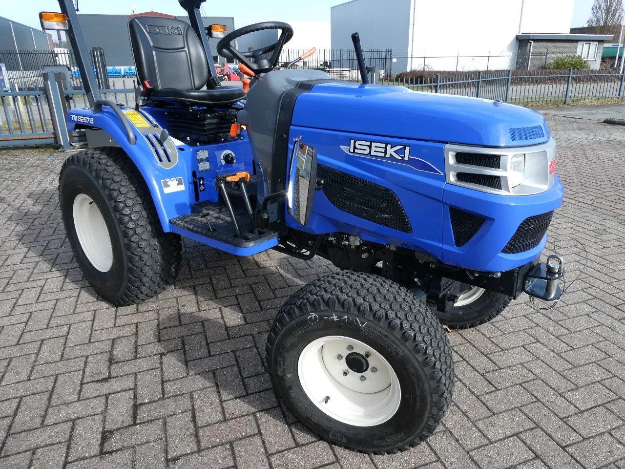 Iseki TM3267E 4wd / 0001 Draaiuren / Gazonbanden, Overige merken, Gebruikt, Mathijs Merkelijn, Mathijs@minitrekkers.nl