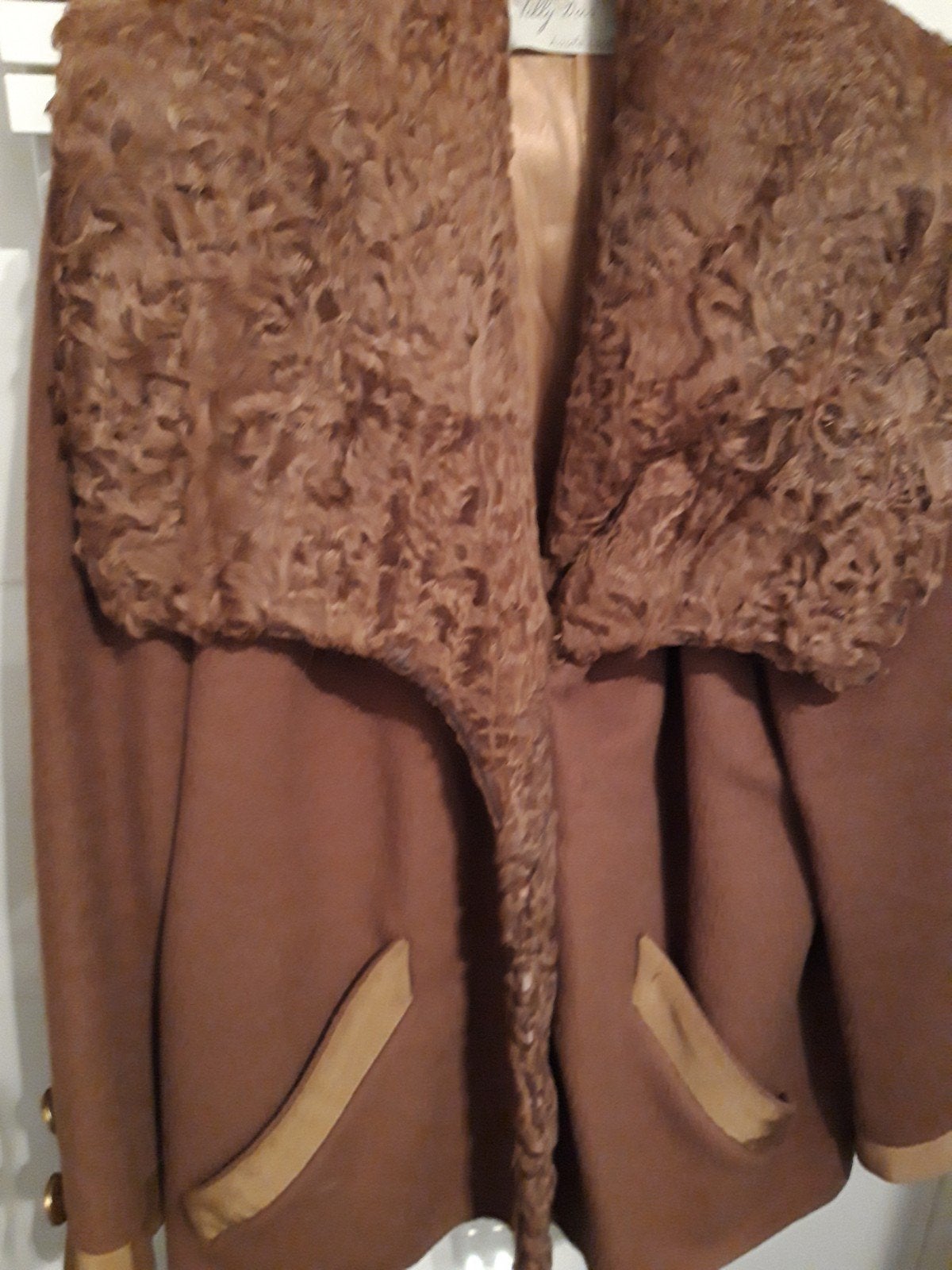Vintage wollen couture jas met brede kraag - Maat 38, Maat 38/40 (M), Bruin, Ophalen of Verzenden, Gedragen
