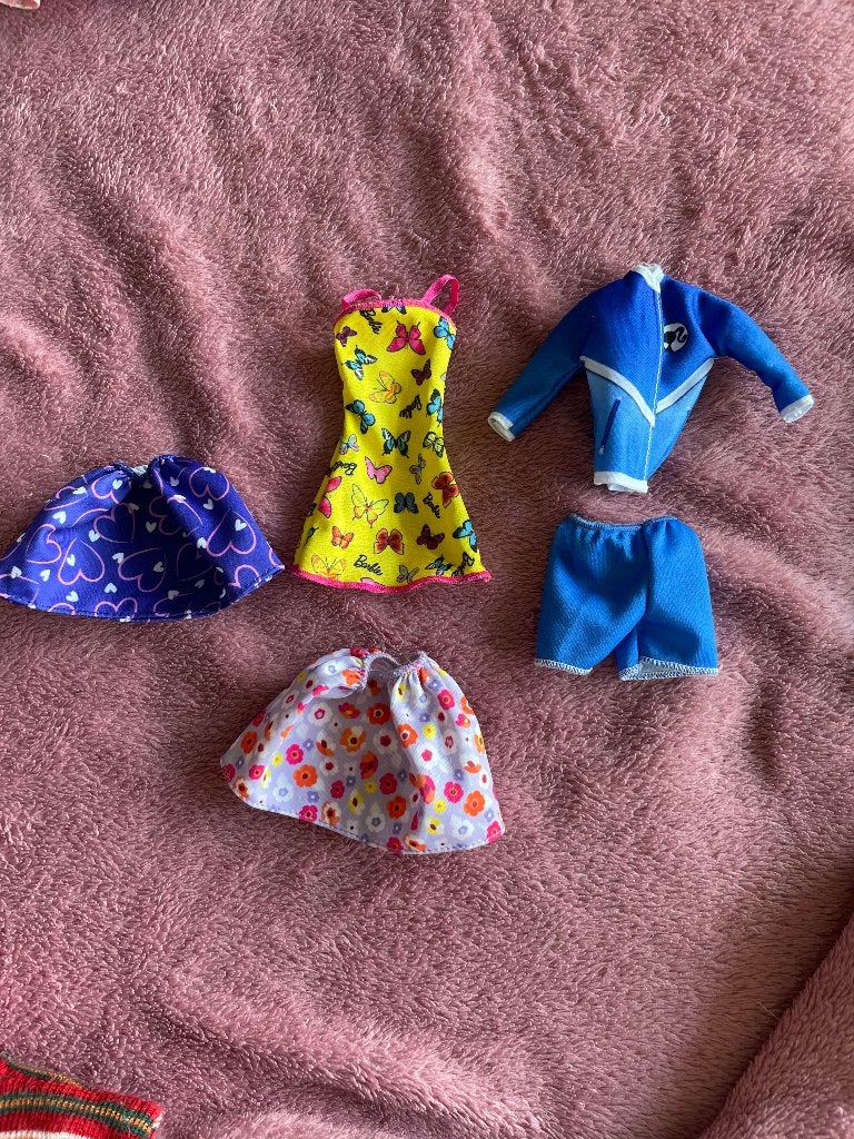 Lotje nieuwe barbie barbiekleding rokjes jurk voetbaloutfit, Ophalen of Verzenden, Nieuw, Barbie