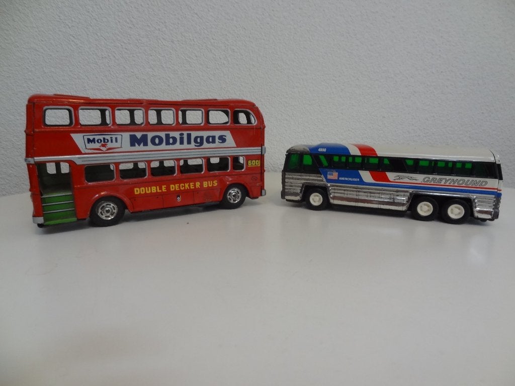 2 vintage blikken bussen greyhound en dubbeldekker  Japan, Ophalen of Verzenden