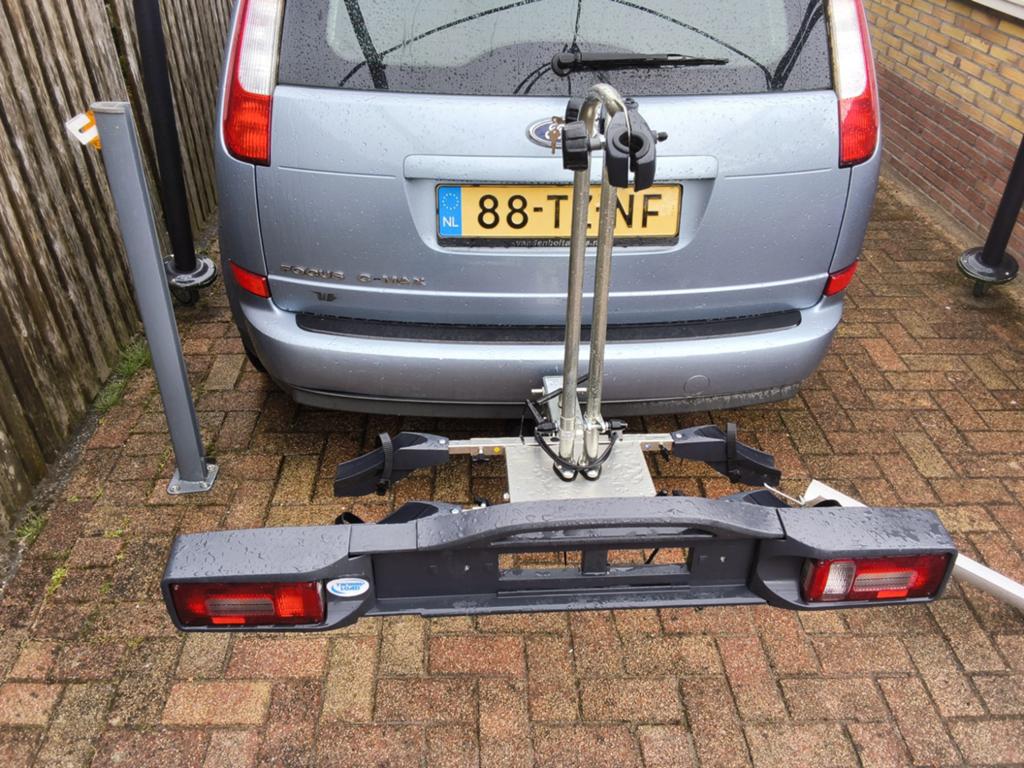 Twinnny Load SWING FFK Trekhaakdrager voor 2 fietsen, Auto diversen, Fietsendragers, Ophalen of Verzenden, 2 fietsen, Gebruikt