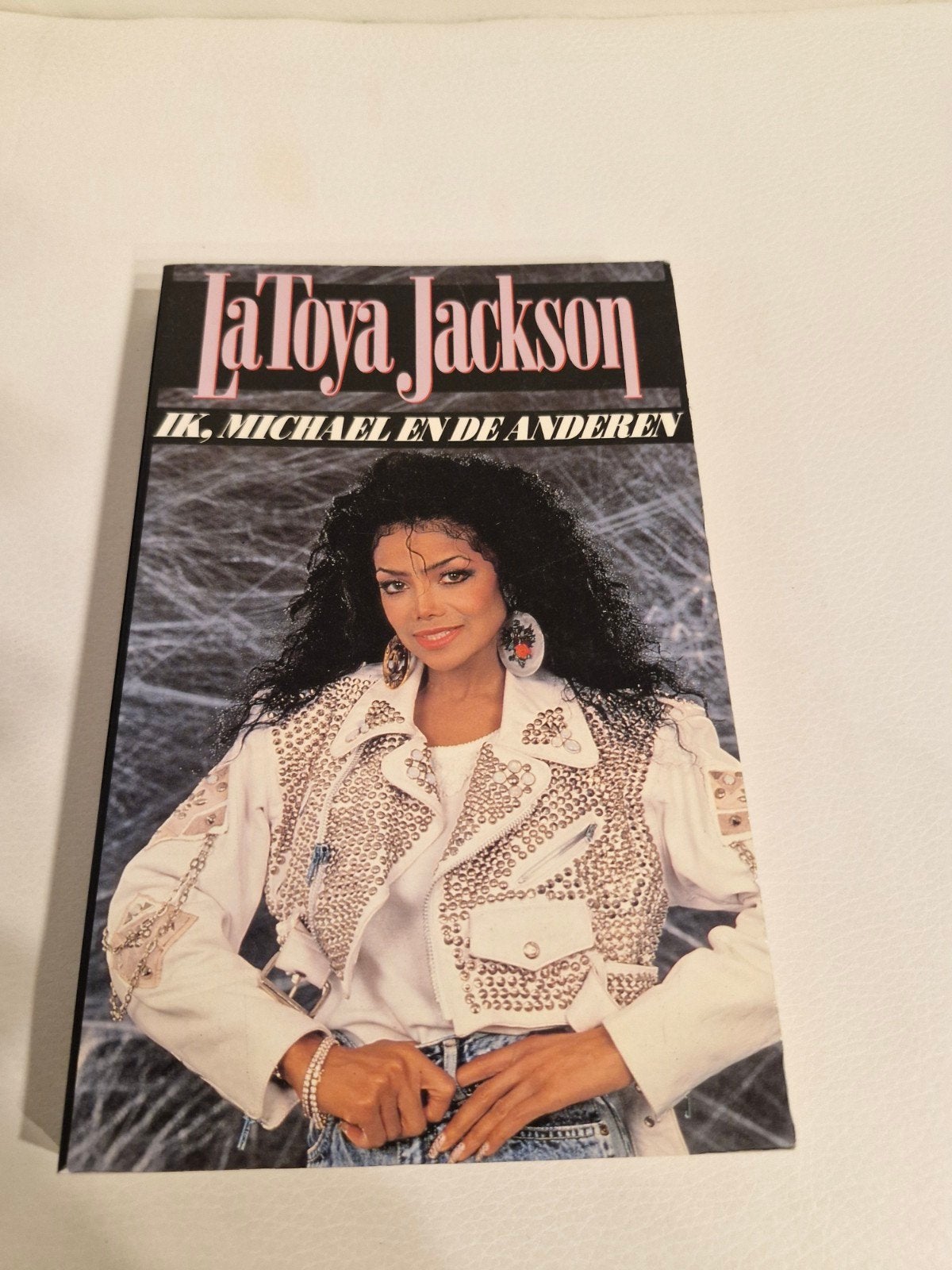 LaToya Jackson - Ik, Michael en de Anderen, Ophalen of Verzenden, Zo goed als nieuw, LaToya Jackson, Film, Tv en Media