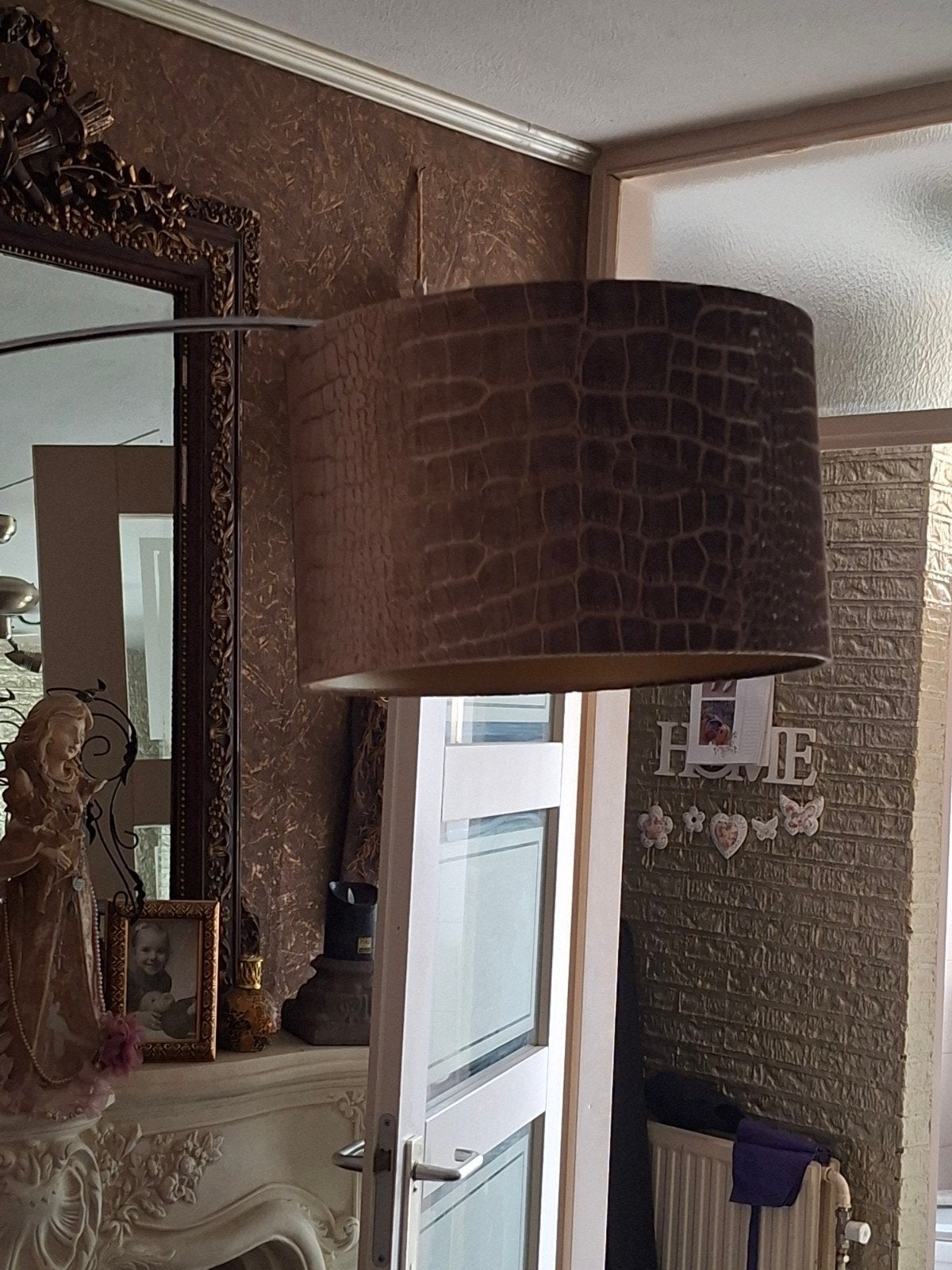 Moderne booglamp met marmeren voet en croco-print kap, Gebruikt, 150 tot 200 cm, E27 (groot), Ophalen of Verzenden