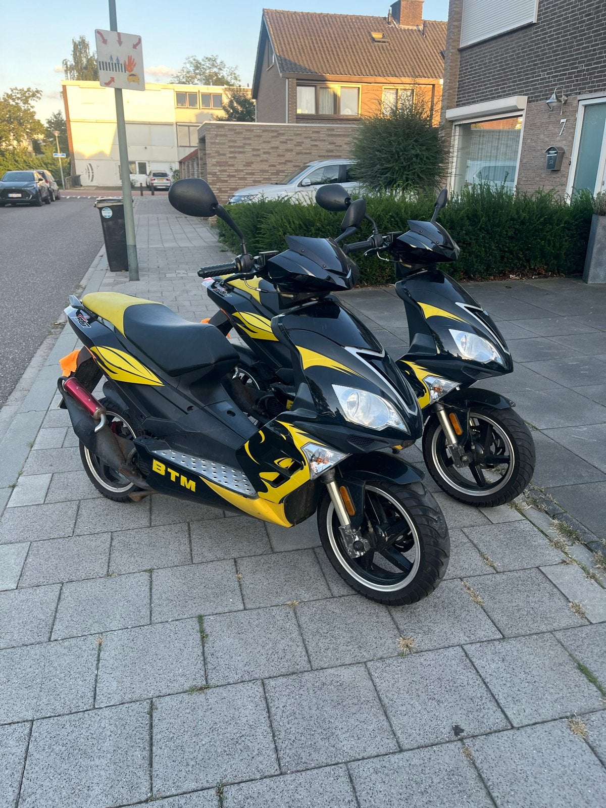 2 scooters, liefst in 1 koop, Fietsen en Brommers, Ophalen of Verzenden, Gebruikt