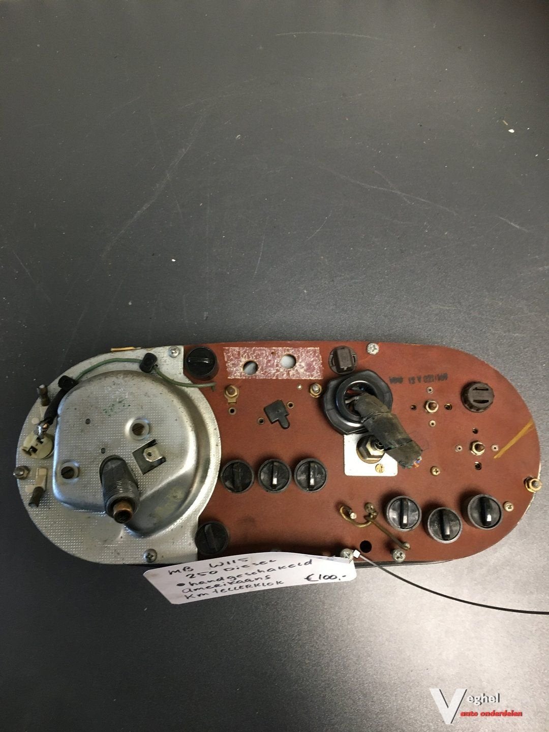 Mercedes W115 Amerikaanse Km Tellerklok 250 diesel handgesch, Gebruikt, -, -, Ophalen of Verzenden