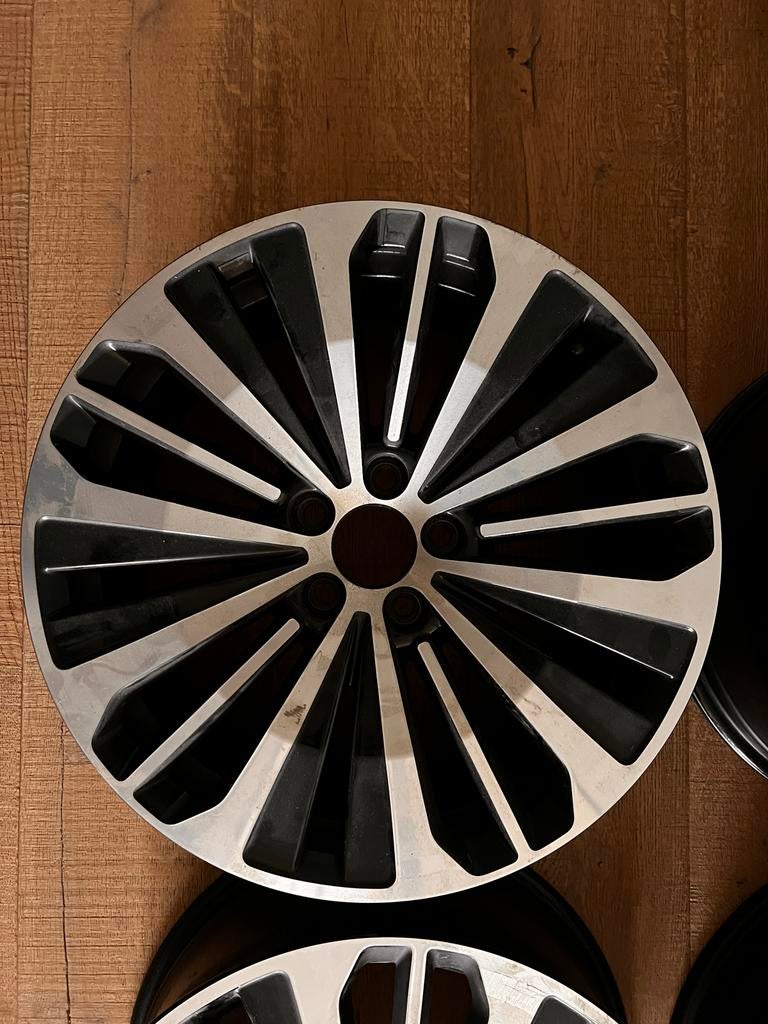 Originele Volvo velgen 18 inch, Auto-onderdelen, Banden en Velgen, Ophalen, 18 inch, Gebruikt, Velg(en)