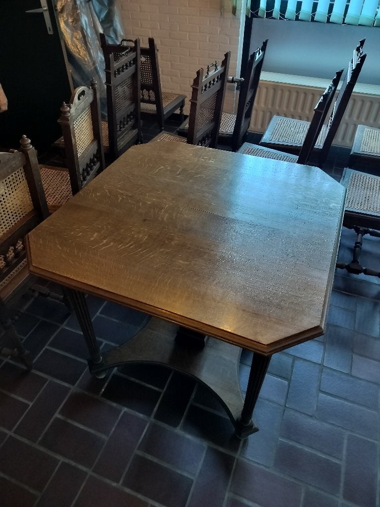 Antieke Mechelse neo renaissance stijl tafel 90cm op 90cm, Ophalen
