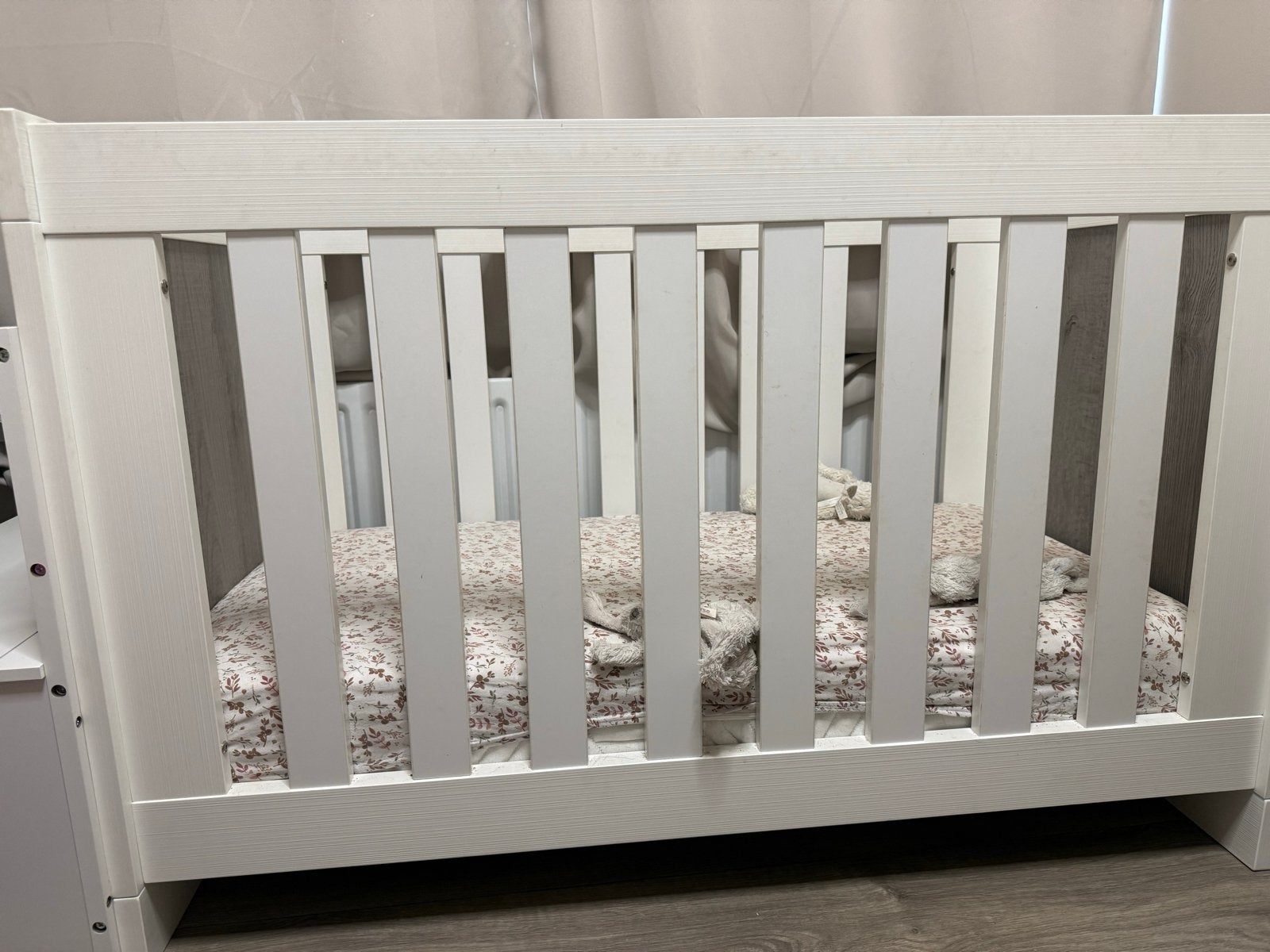 Wit babybedje en commode TWF, Ophalen, Gebruikt, 70 tot 85 cm, 140 tot 160 cm