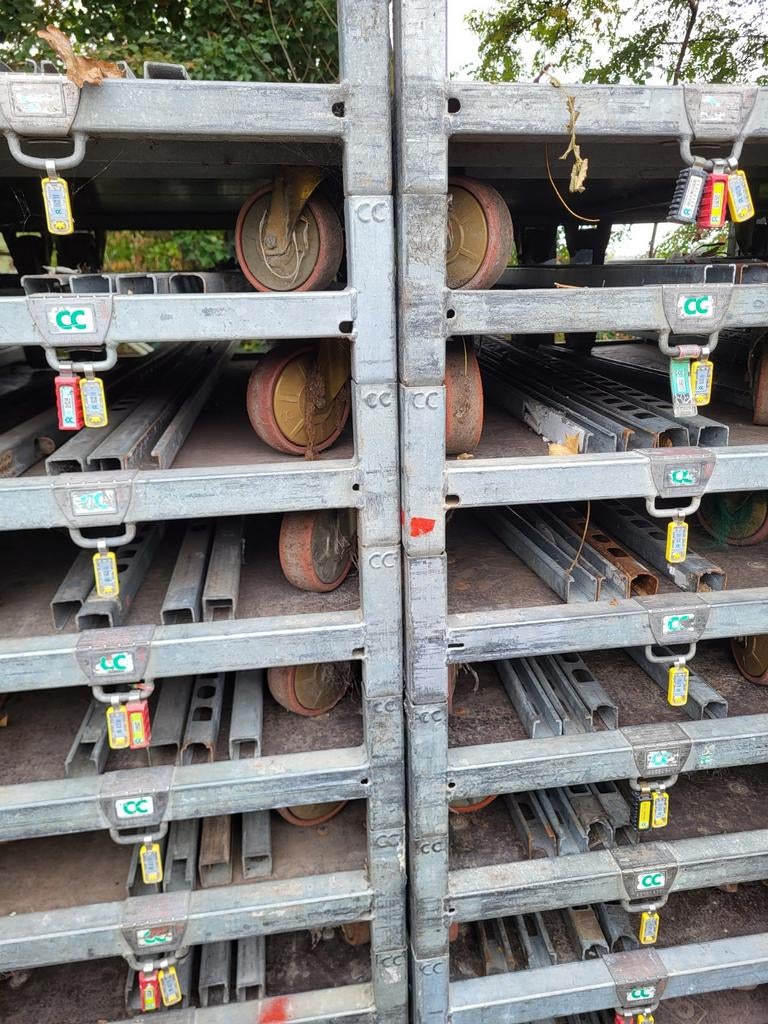 Cc karren, containers en platen., 100 liter of meer, Ophalen, Gebruikt, Transportkar