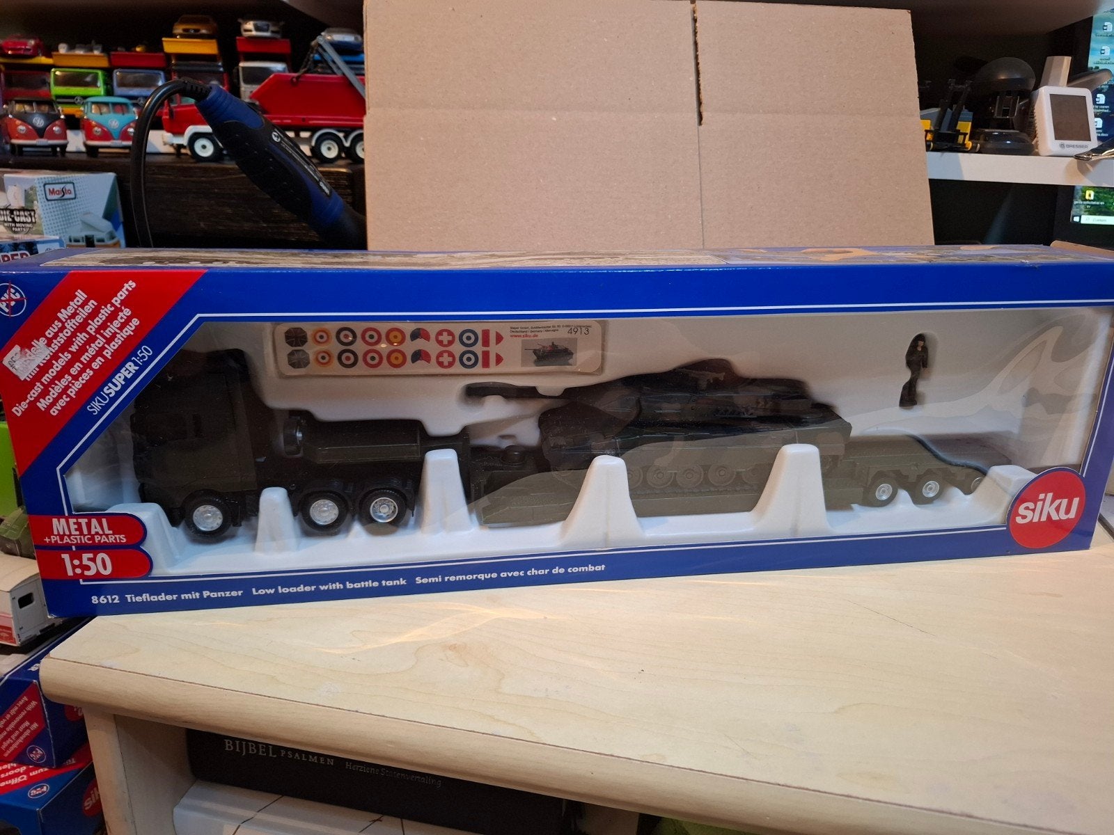 Siku 8612 Super 1:50 Dieplader met Tank - Nieuw in doos, Ophalen of Verzenden, Nieuw, Bus of Vrachtwagen, SIKU