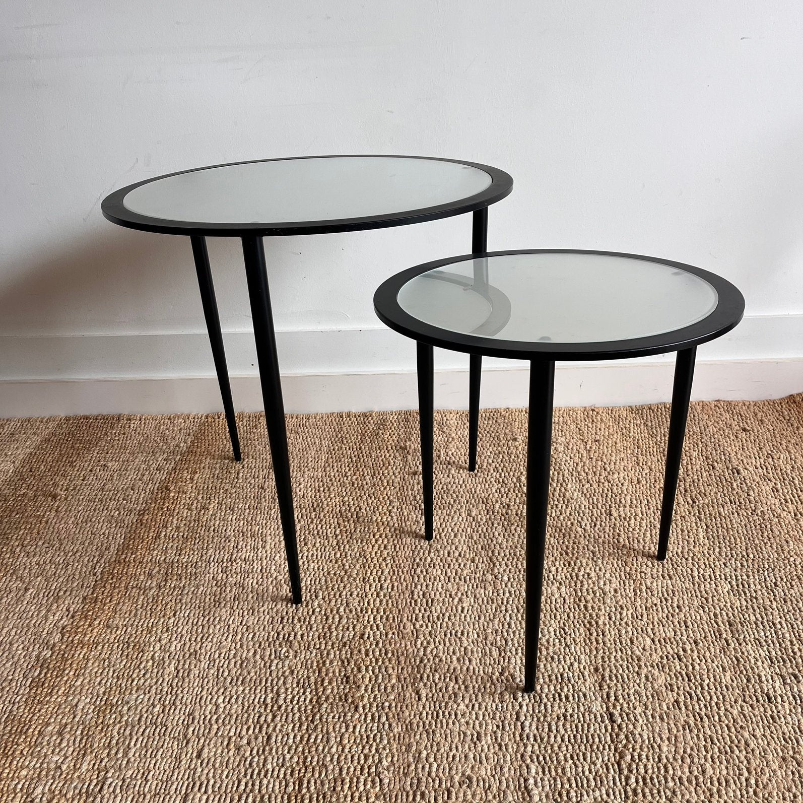 2 Harvink Gispen Bijzet tafel zwart metaal glas Vintage, Minder dan 55 cm, Vintage, Rond, Ophalen