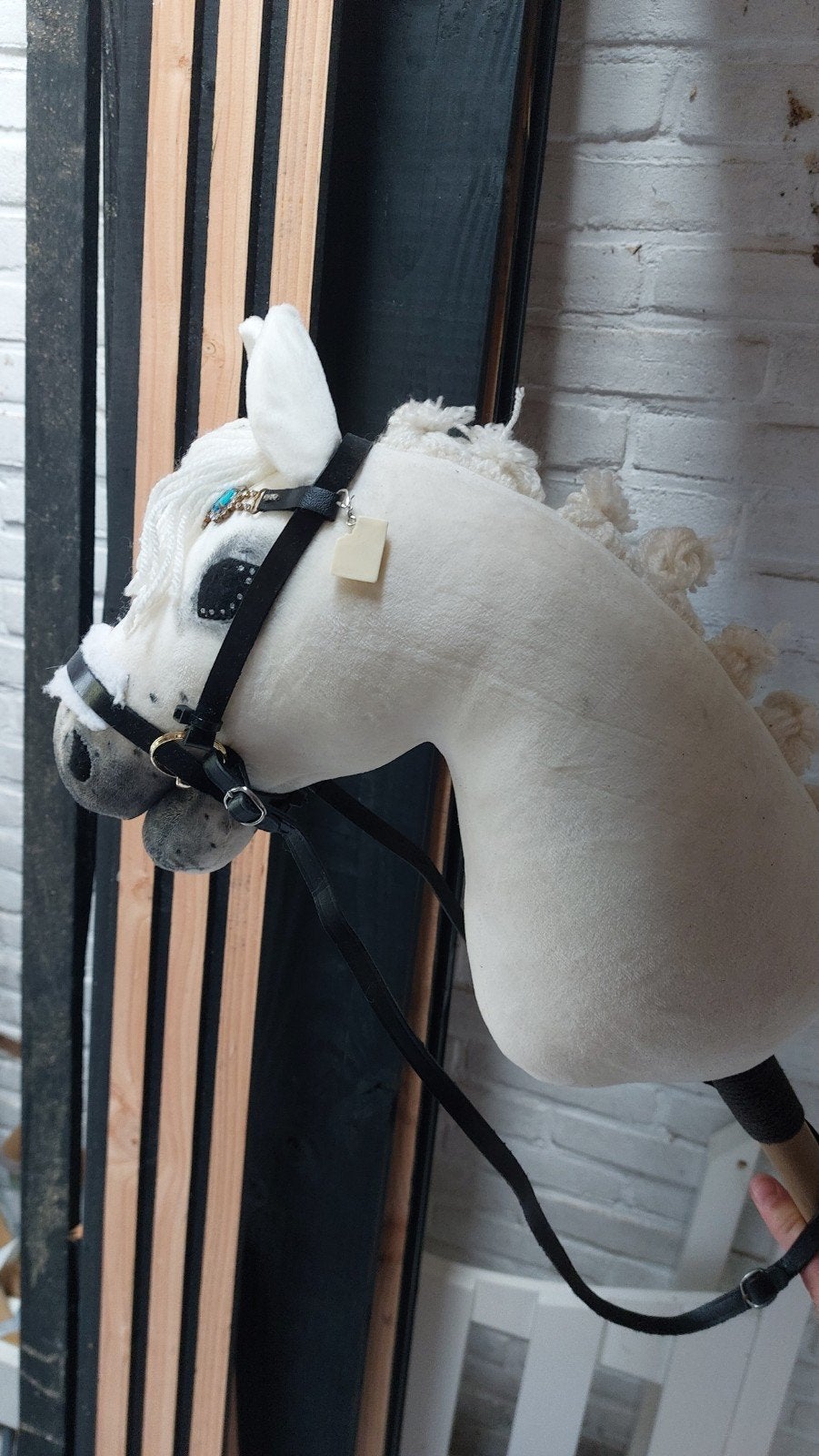 Witte hobby horse met zelf gemaakt hoofdstel., Ophalen of Verzenden, Nieuw