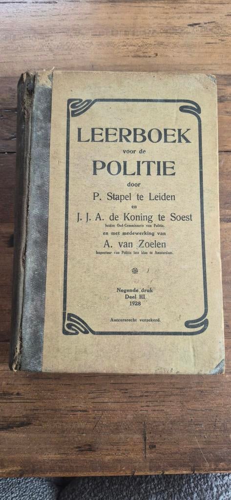 Leerboek voor de Politie & Wetboek van Strafrecht (1928), Gelezen, Ophalen of Verzenden, P. Stapel, J.J.A. de Koning, A. van Zoelen, W.L.H. Köster Henke