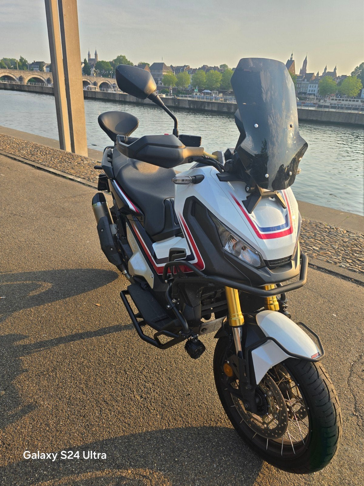Honda x adv 750, Fietsen en Brommers, Scooters | Overige merken, Ophalen, Zo goed als nieuw, Benzine
