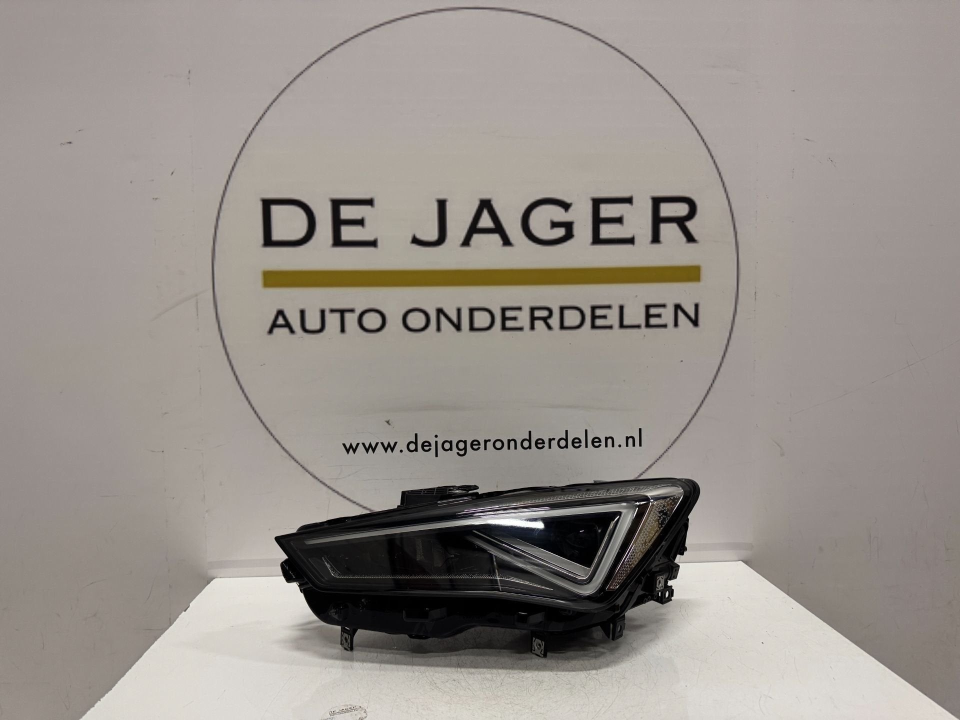 SEAT LEON CUPRA LEON VOL LED KOPLAMP LINKS 5FB941035C, Auto-onderdelen, Verlichting, Gebruikt, Autovia A-2, Km 585 585
08760  Martorell, ES