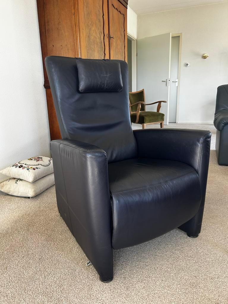 Montel relaxstoel - Donkerblauw leer 2 stuks, Ophalen, Zo goed als nieuw, 75 tot 100 cm, Leer