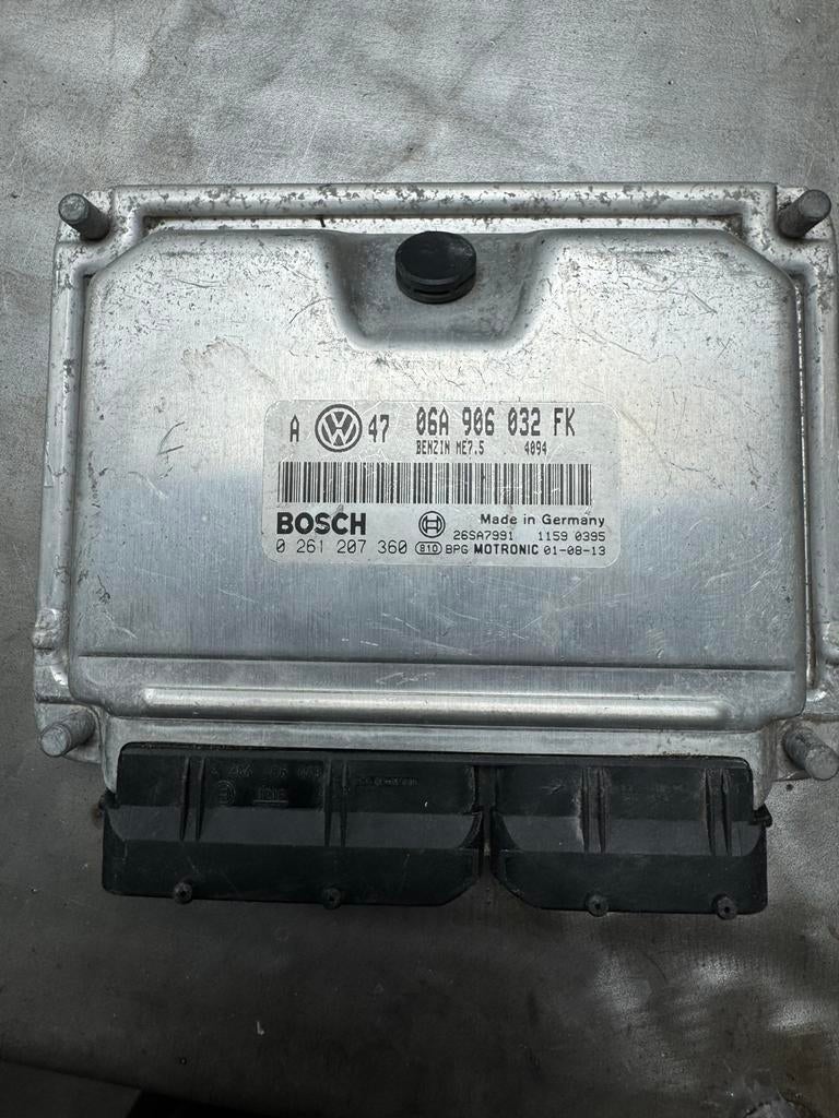 Volkswagen Motor ECU Bosch 0 261 207 360 06A 906 032 FK, Ophalen of Verzenden, Gebruikt, Volkswagen