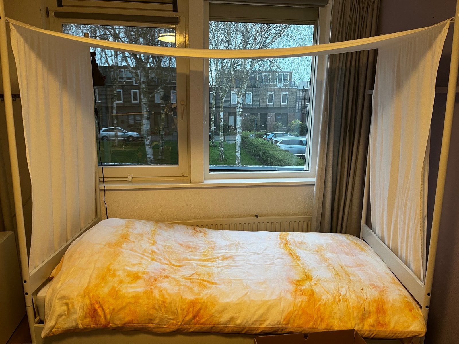 Eenpersoons hemelbed met gordijnen, Huis en Inrichting, Slaapkamer | Bedden, Ophalen, Gebruikt, 90 cm, Eenpersoons
