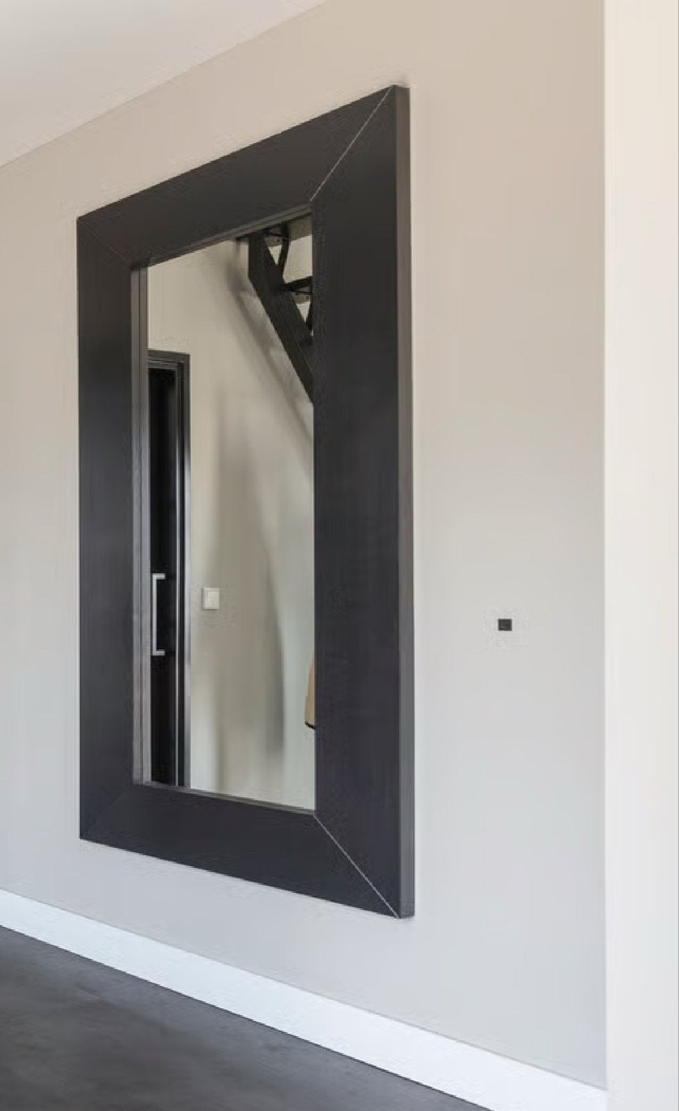 Grote IKEA Wandspiegel Zwartbruin, Huis en Inrichting, Woonaccessoires | Spiegels, Gebruikt, Ophalen of Verzenden, 75 tot 100 cm