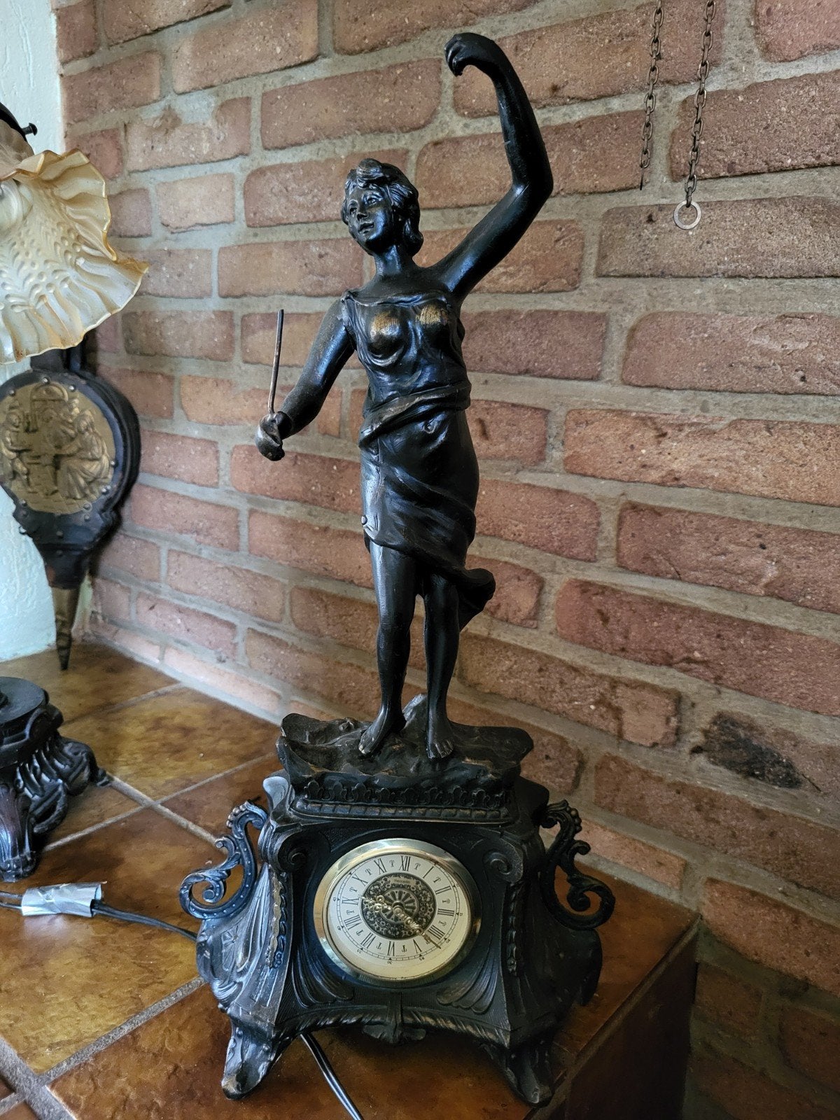 Antieke bronzen klok met Vrouw, Ophalen of Verzenden