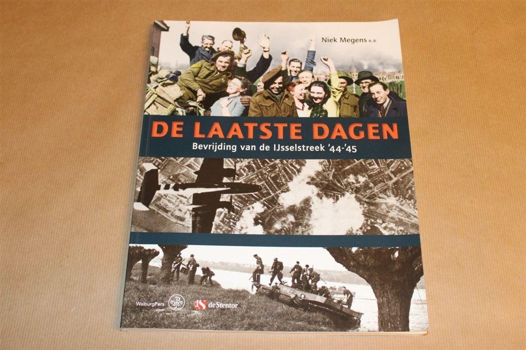 De Laatste Dagen — Bevrijding IJsselstreek '44-'45, Ophalen of Verzenden, Gelezen