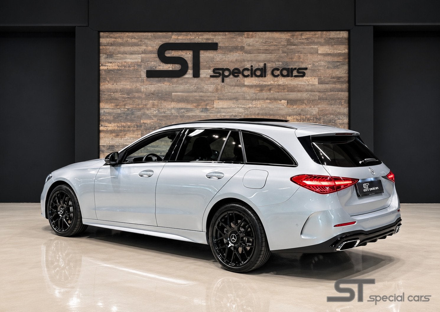 Mercedes C-klasse Estate 300 e AMG Line|Pano|19 inch|Sound, Auto's, Automaat, Dealer onderhouden, Achterwielaandrijving, Gebruikt