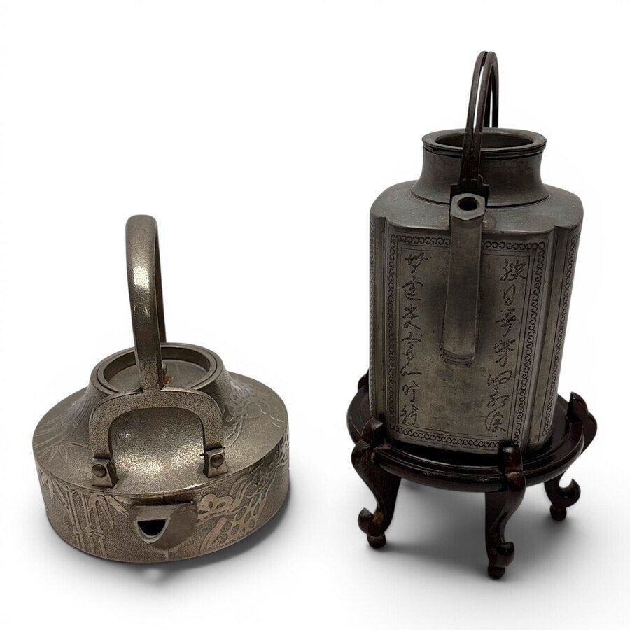 Een Chinees en een Japans tinnen theepot, Antiek en Kunst, Antiek | Tin, Ophalen of Verzenden