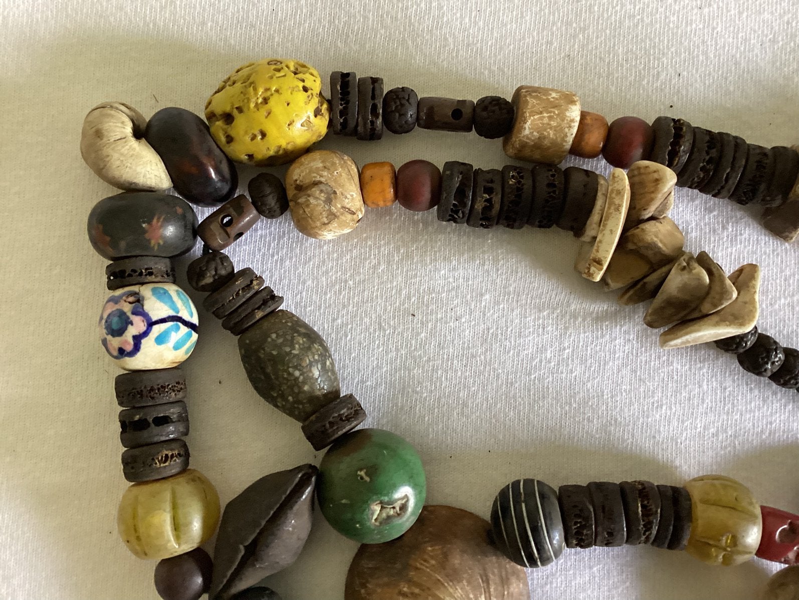 Antieke tribal bijzondere etnische Ketting, Ritueel object, Natuurlijk materiaal, Afrika, 100 cm