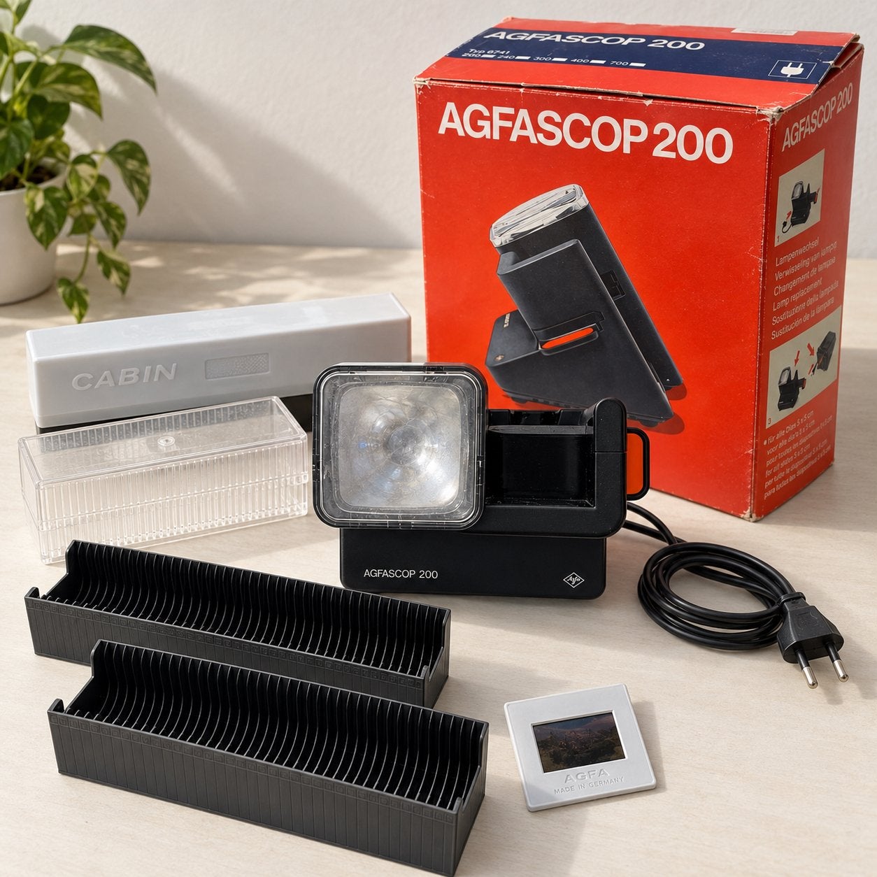 Agfascop 200 Diaprojector met Originele Doos en Accessoires, Ophalen of Verzenden, Zo goed als nieuw, Met scherm