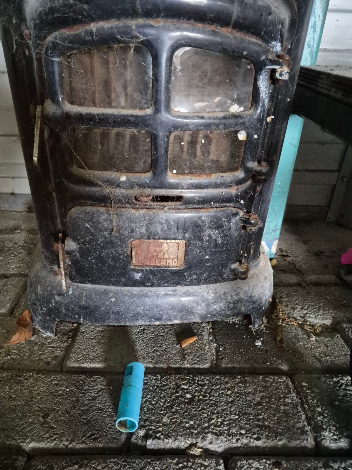 Antieke gietijzeren kachel - Decoratief of voor restauratie, Ophalen, Gebruikt, Overige brandstoffen, Vrijstaand
