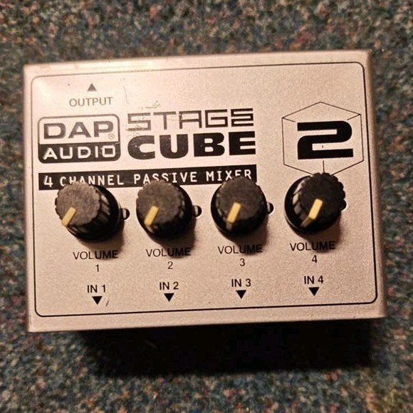 DAP Audio Stage Cube 2 (SC-2) 4-kanaals passieve mixer, Ophalen of Verzenden, Gebruikt, Minder dan 5 kanalen