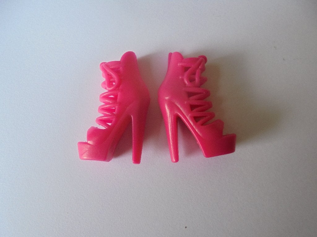barbie schoenen veel bandjes fel roze met strik nieuw, Ophalen of Verzenden, Nieuw, Barbie