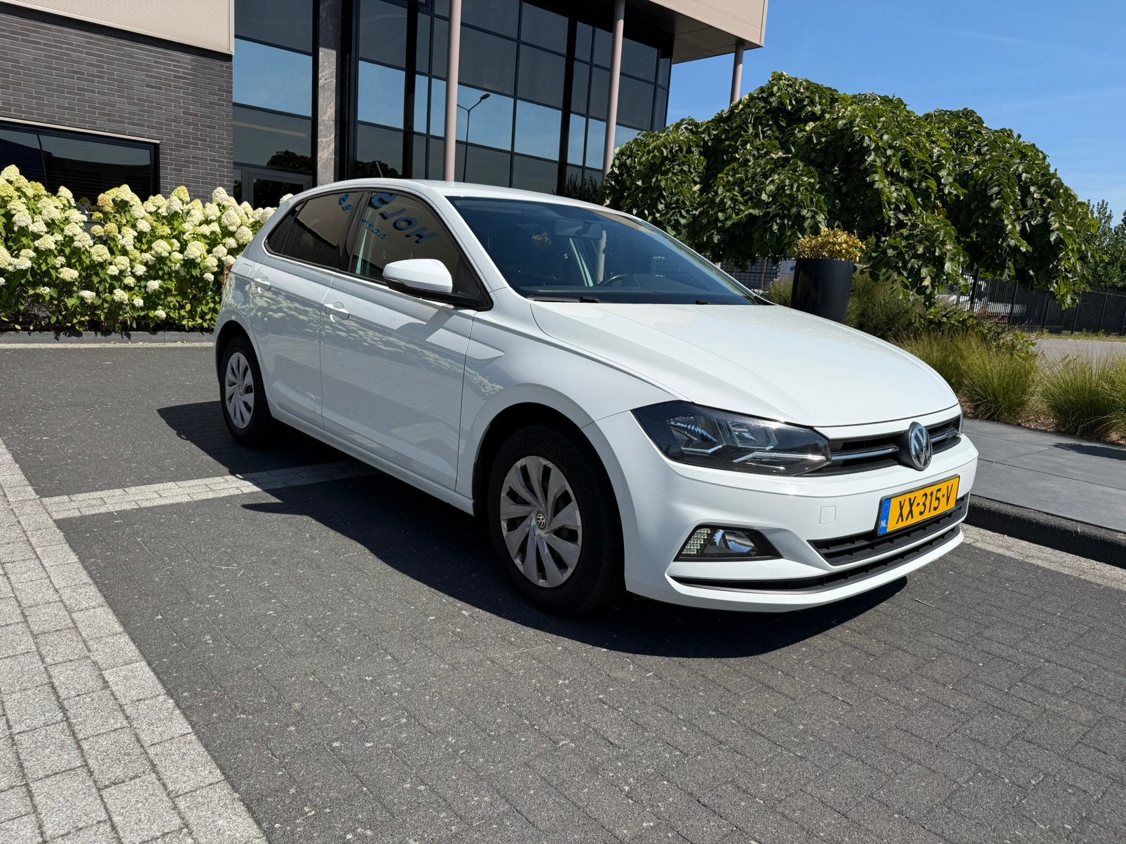 Volkswagen Polo 1.0 TSI 95pk Carplay, Navigatie, Multistuur, Voorwielaandrijving, Stof, 40 €/maand, Wit