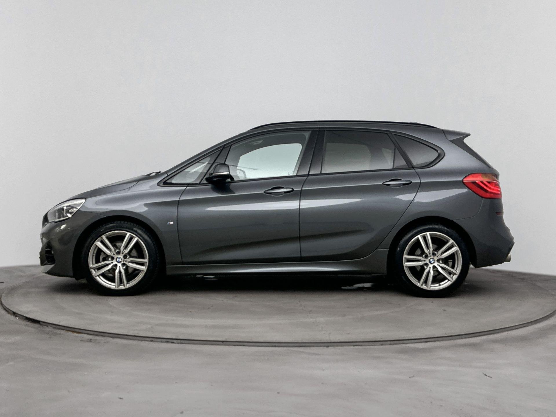 BMW 2-serie Active Tourer 218i 140Pk Executive Launch Editio, Auto's, Stof, Gebruikt, Automatische klimaatregeling, Origineel Nederlands