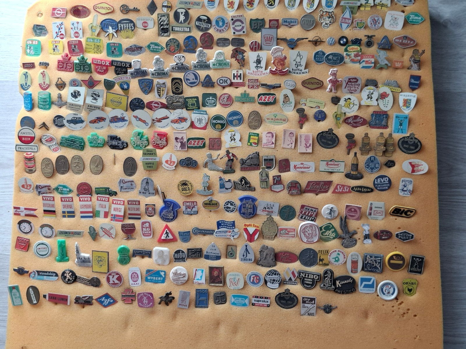 Grote verzameling vintage speldjes en pins (ca. 300 stuks), Ophalen, Gebruikt