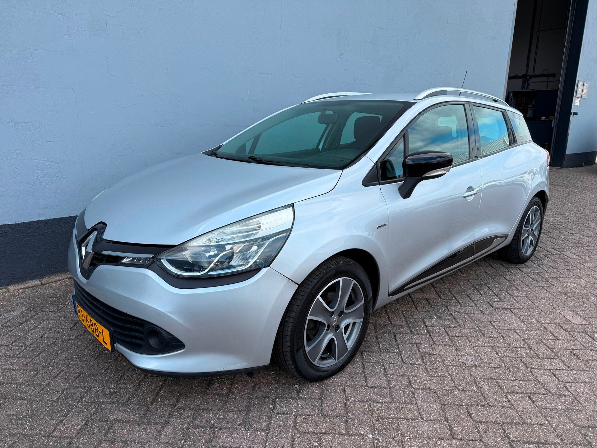 Renault Clio 0.9 TCe Iconic, 898 cc, Gebruikt, 580 kg, 49 €/maand