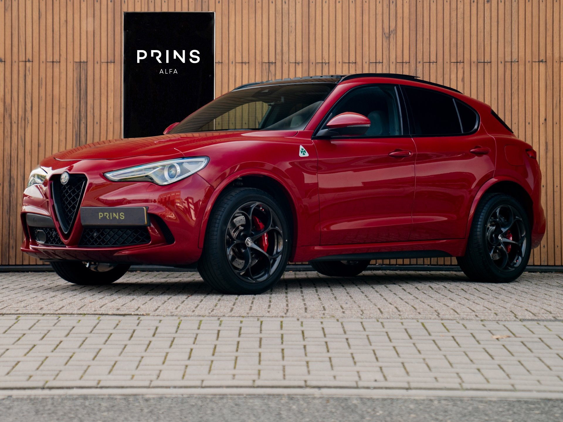 Alfa Romeo Stelvio 2.9 V6 AWD Quadrifoglio | Pano-dak | Harm, Auto's, Automaat, Dealer onderhouden, Gebruikt, 510 pk